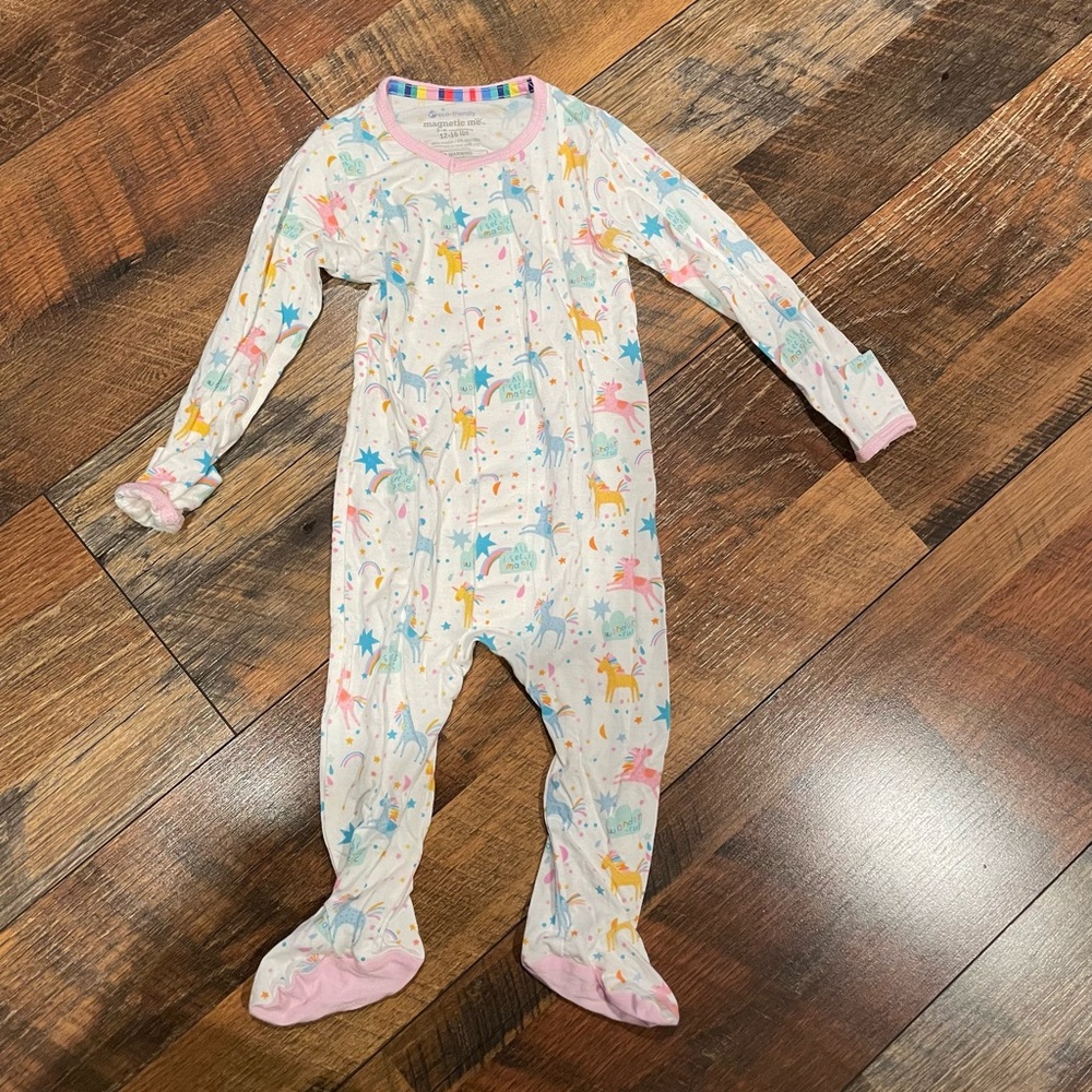 Magnetic Me Footie